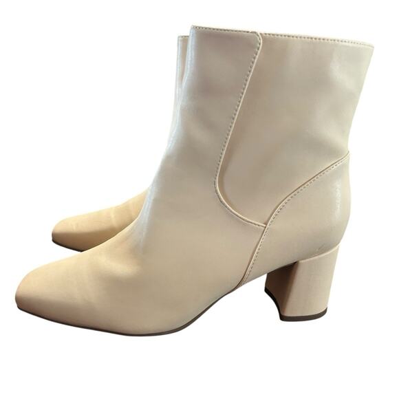 Naturalizer Wrenley Vanilla Smooth Square Toe  Ankle Booties NEW 9.5 - Picture 6 of 10